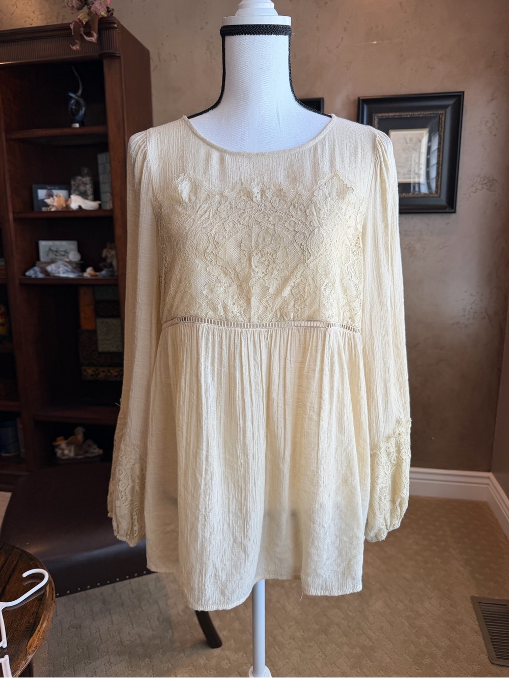 Entro Romantic Spell Blouse- Renaissance Style Color Bone Size Small New w/o tag